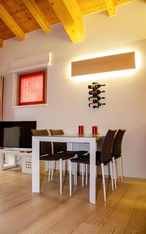 Holiday House Viola Tirano Εξωτερικό φωτογραφία